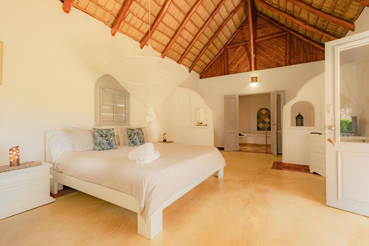 Hotel Costa Las Ballenas 라스테레나스 외부 사진